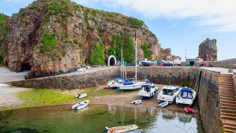 Guernsey, cenária de A Sociedade Literária e a Torta de Casca de Batata